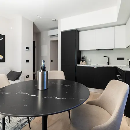 Luxurious - Azulis#3 - 2br Fully Equipped - Garden - Free Parking Apartment *