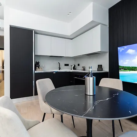 Apartamento Luxurious - Azulis#3 - 2br Fully Equipped - Garden - Free Parking *