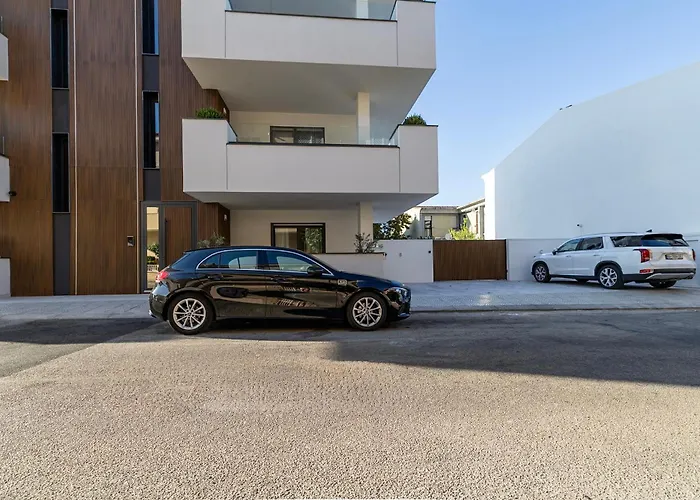 Luxurious - Azulis#3 - 2br Fully Equipped - Garden - Free Parking Apartman