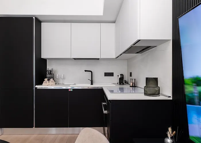 Διαμέρισμα Luxurious - Azulis#3 - 2br Fully Equipped - Garden - Free Parking Όλμπια
