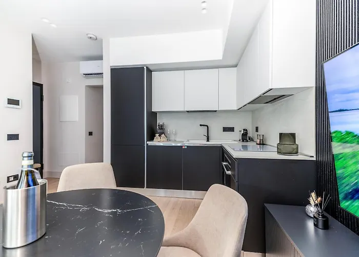 Luxurious - Azulis#3 - 2br Fully Equipped - Garden - Free Parking * Όλμπια
