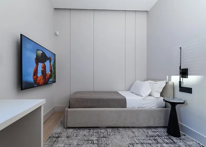 Luxurious - Azulis#3 - 2br Fully Equipped - Garden - Free Parking * Όλμπια
