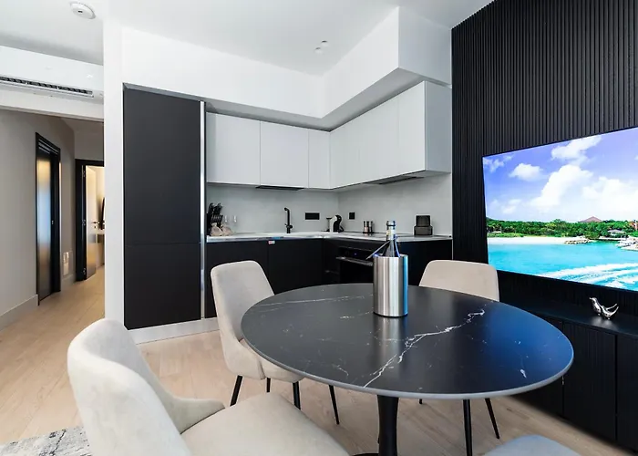 Διαμέρισμα Luxurious - Azulis#3 - 2br Fully Equipped - Garden - Free Parking *